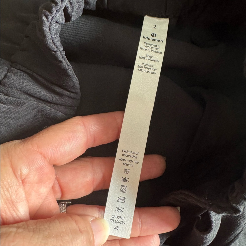 Lululemon Noir Skirt - Picture 6 of 9
